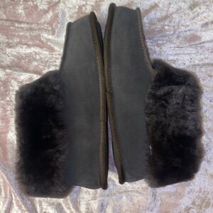 The Vermont Country Store Men's Black Shearling Slippers